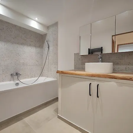 Grand Duplex Avec Jardin アパート